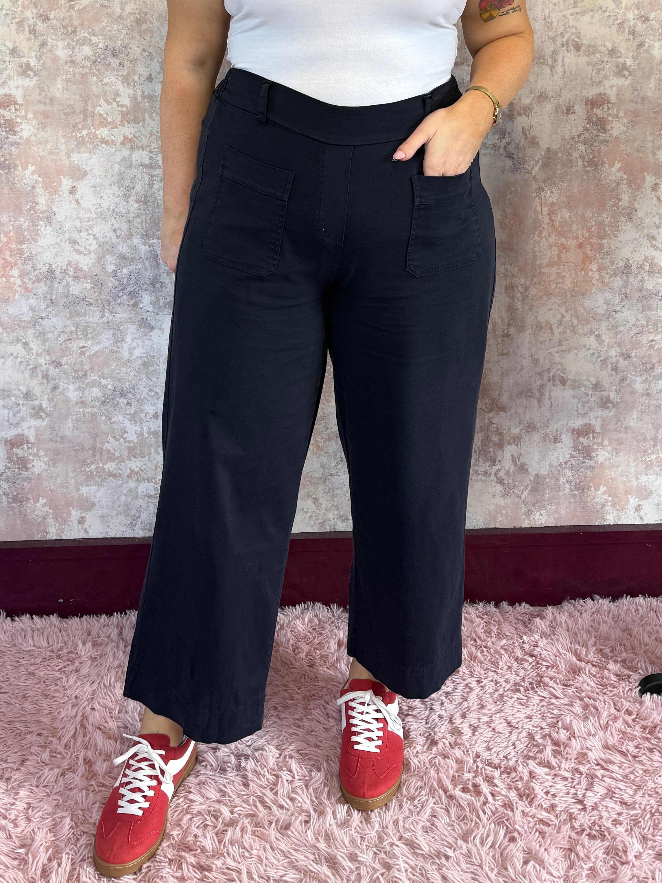 Ankle Grazer Cotton trousers Navy