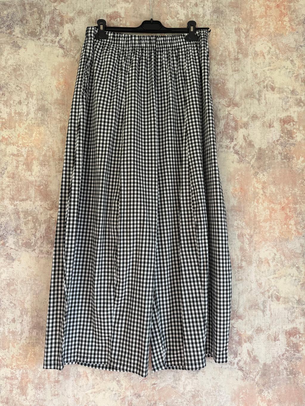 "Check me out" barell leg trousers