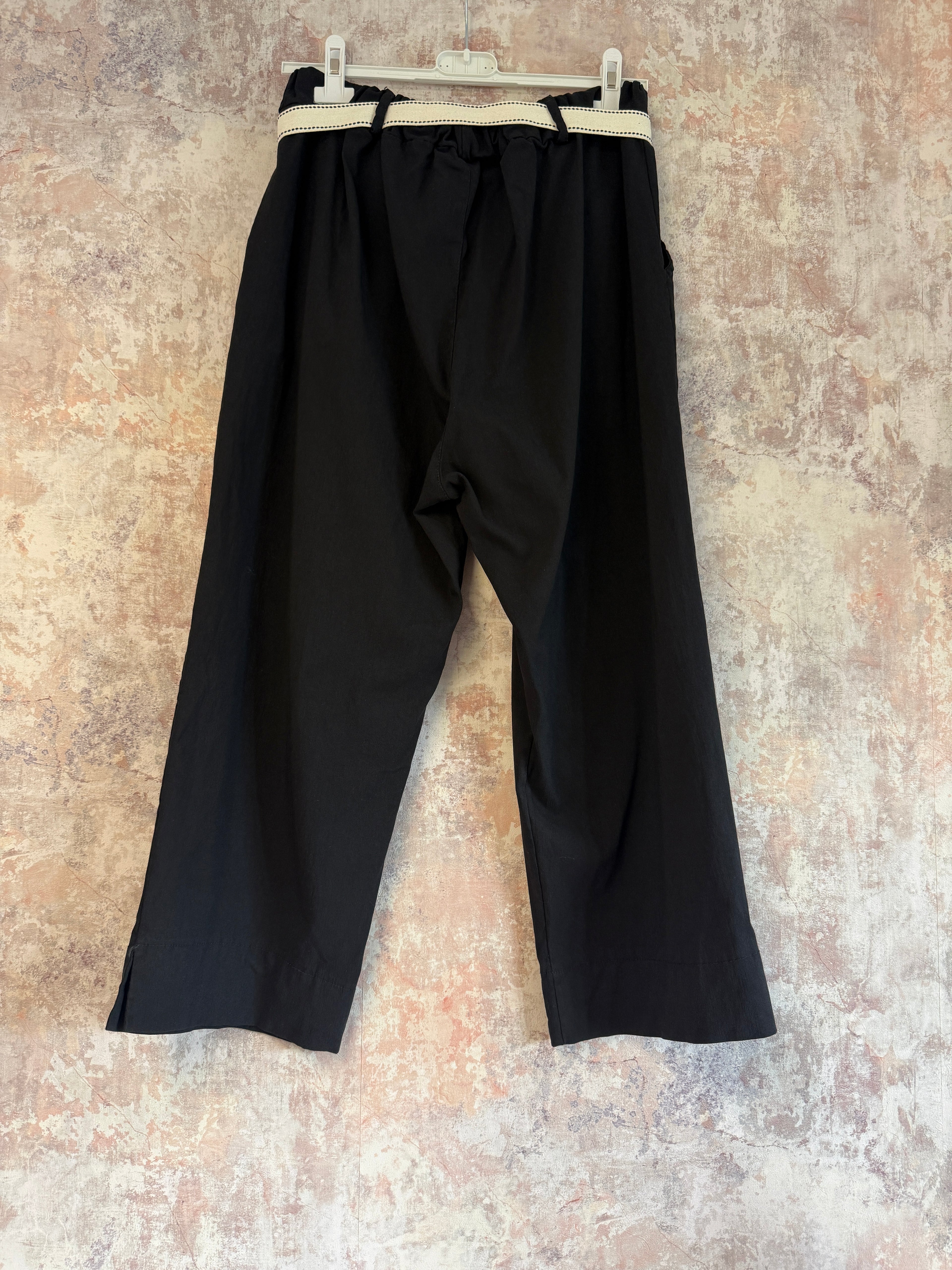 Cotton Capri Trousers Black