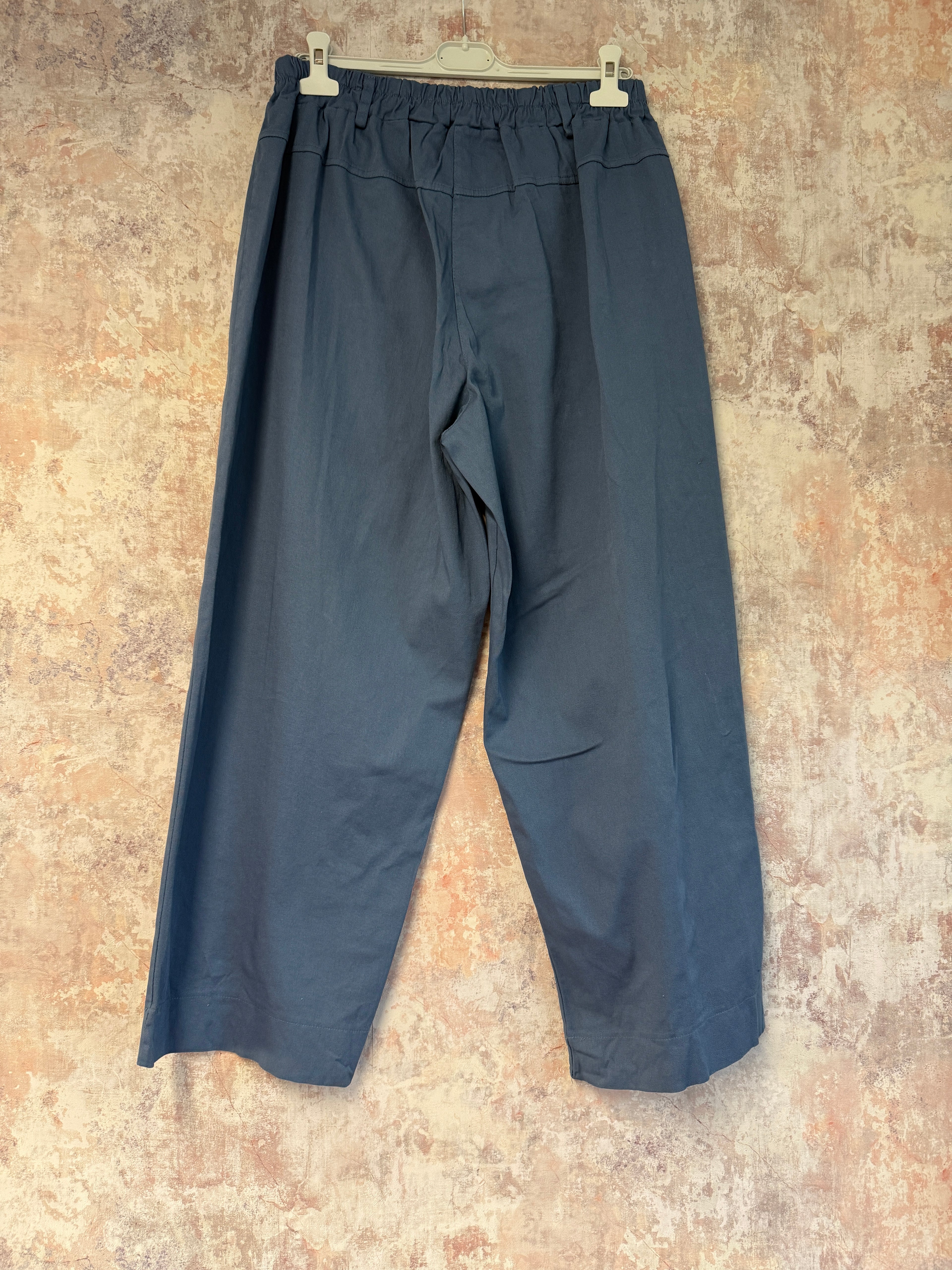 Ankle Grazer Cotton trousers blue