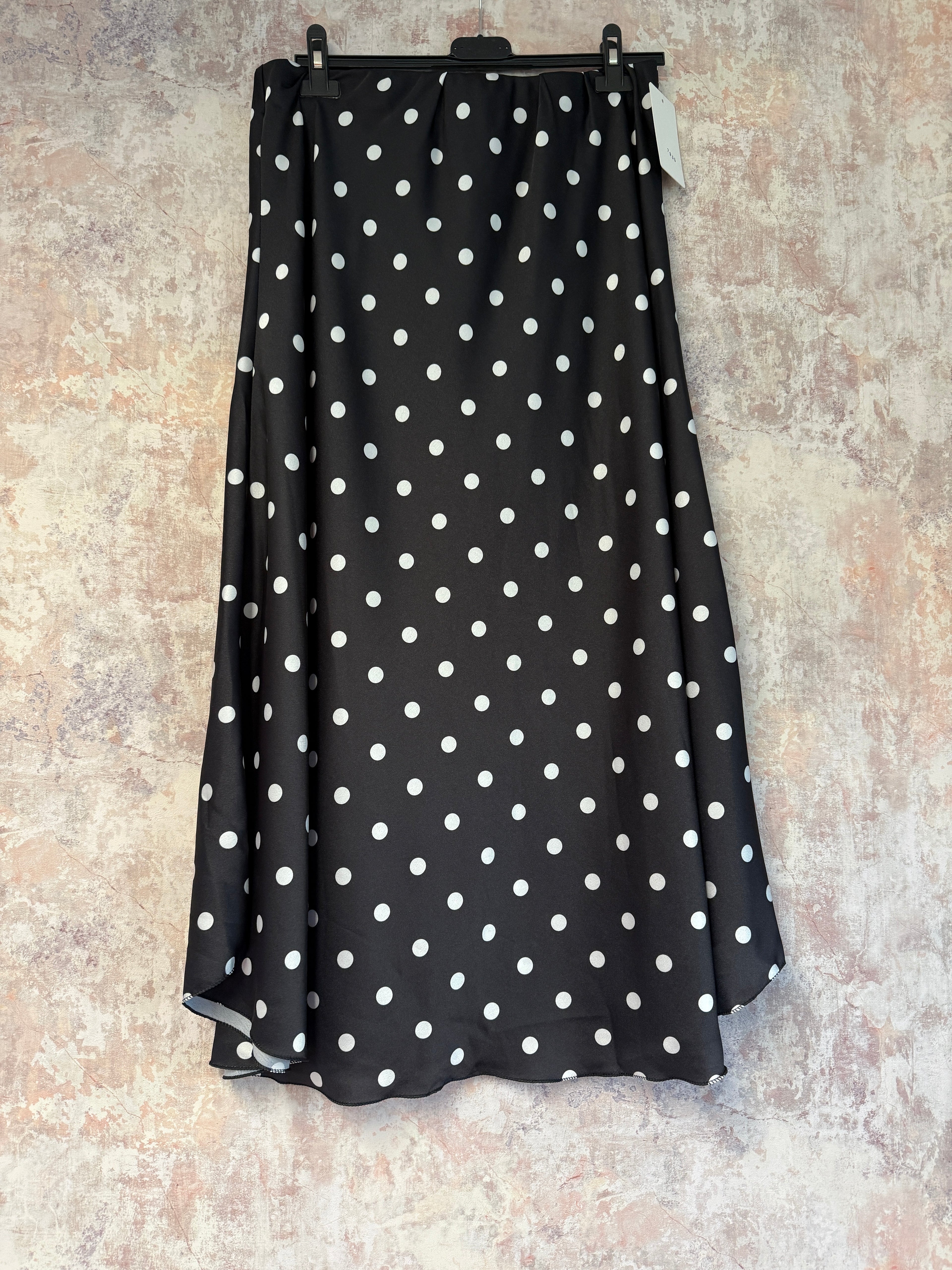 Polka dot skirt Black & White
